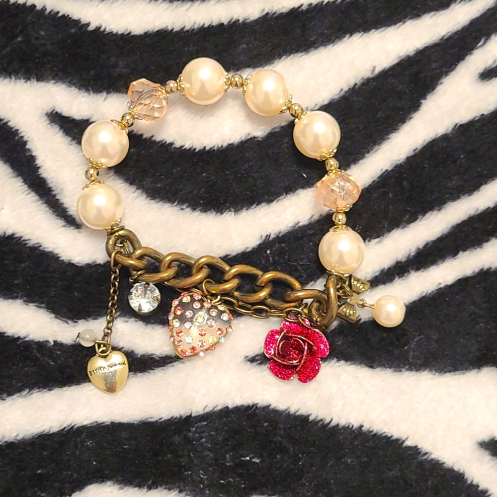 Betsey Johnson pearl charm bracelet